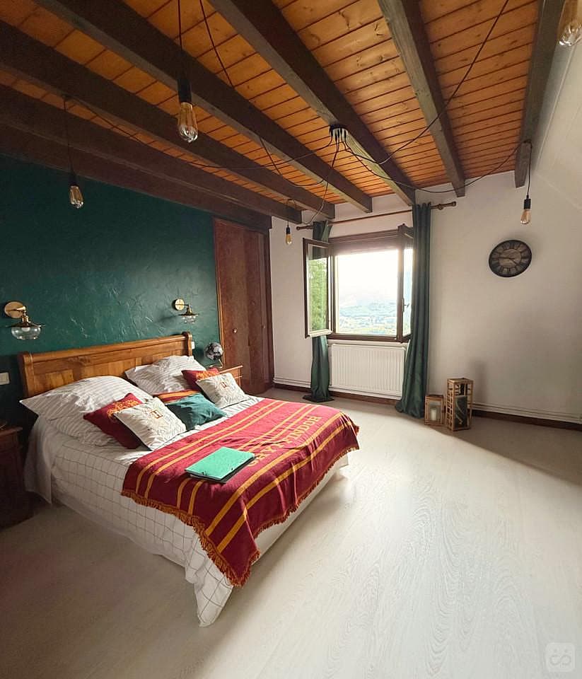 Large Private Double Bed Room - Forbidden Forest - 2