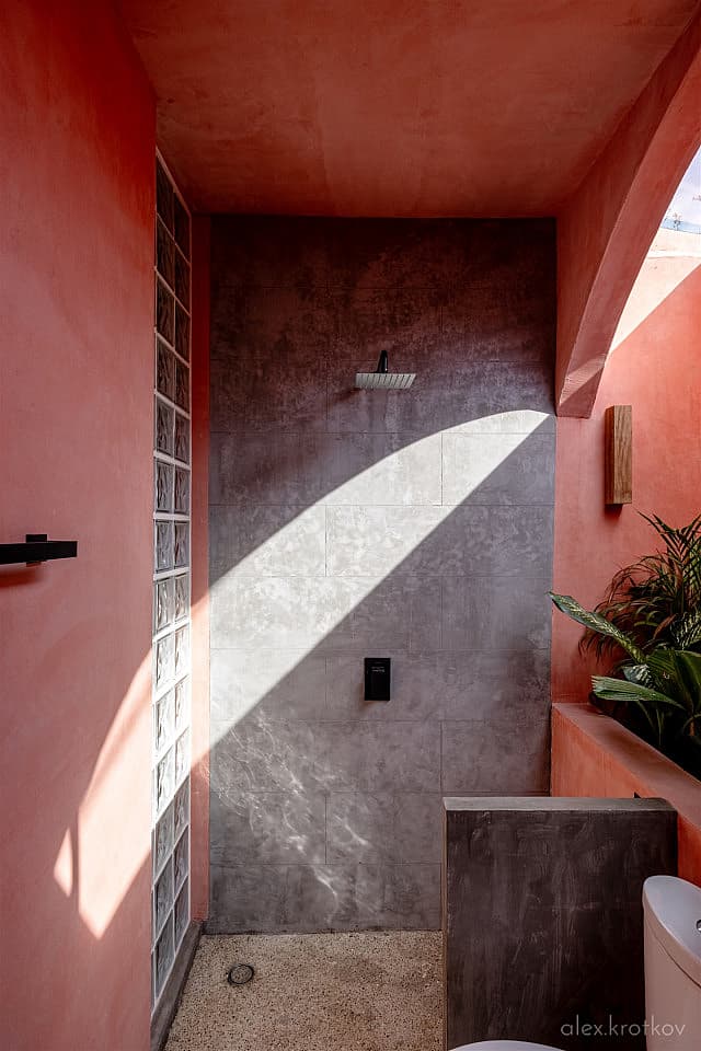 Garden Bath Queen Room - 3