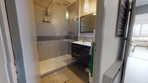 Room in Boulevard de l'Europe, Oullins-Pierre-Bénite for 82 m² with 3 bedrooms - Gallery - 7