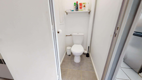 Room in Boulevard de l'Europe, Oullins-Pierre-Bénite for 82 m² with 3 bedrooms - Gallery - 2