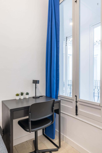 Room in Calle Tundidores, Granada for 150 m² with 8 bedrooms
