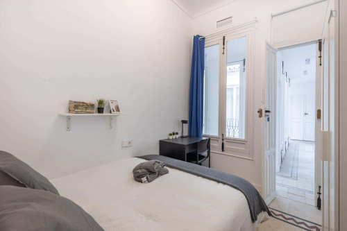 Room in Calle Tundidores, Granada for 150 m² with 8 bedrooms