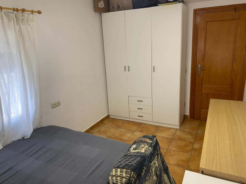 Room in Calle Huelva, Murcia for 94 m² with 3 bedrooms