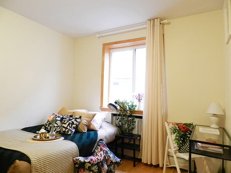 Room B - 8