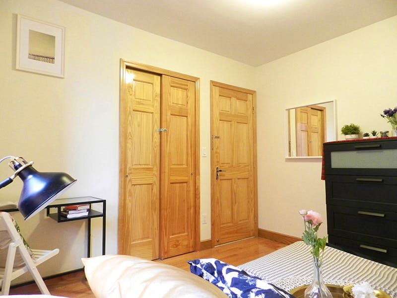 Room B - 16