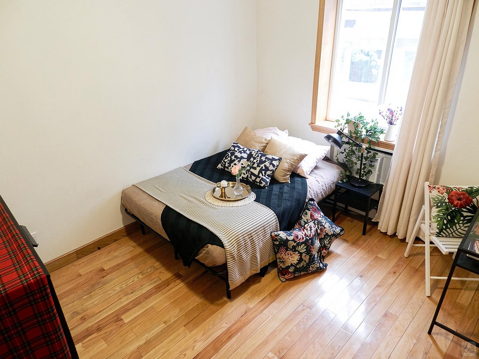 Room B - 42