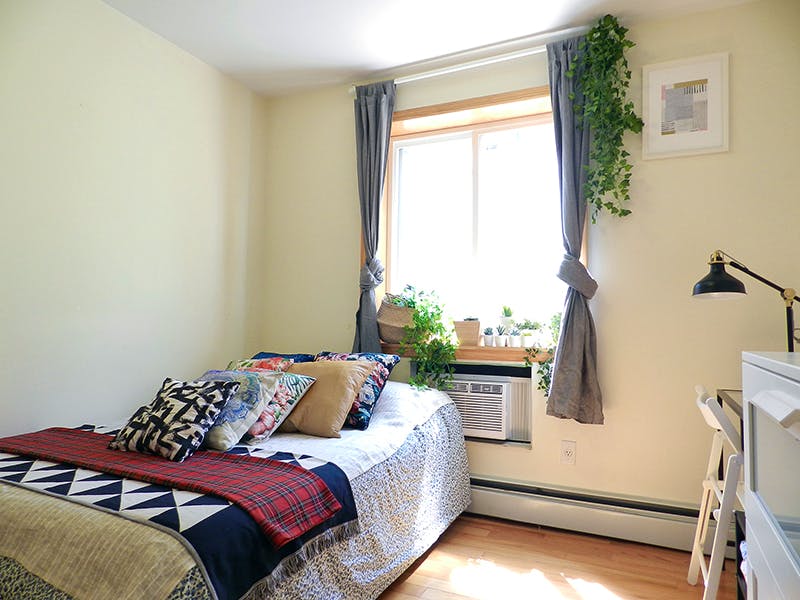 Room C - 12