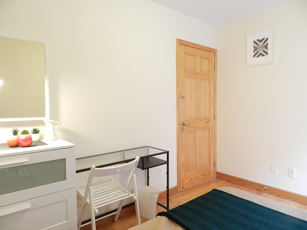 Room D - 25