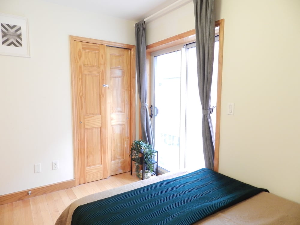 Room D - 18