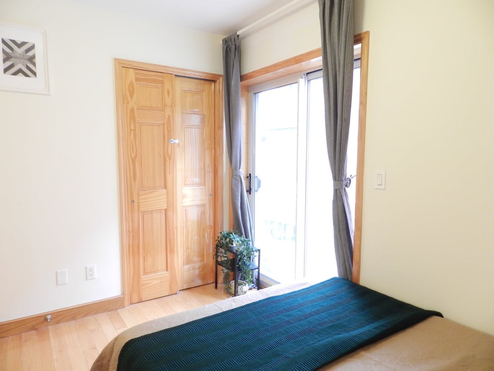 Room D - 8