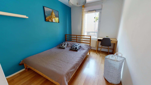 Room in Rue Paul Cazeneuve, Lyon for 76 m² with 4 bedrooms
