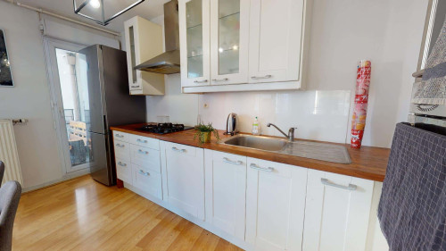 Room in Rue Paul Cazeneuve, Lyon for 76 m² with 4 bedrooms - Gallery - 7