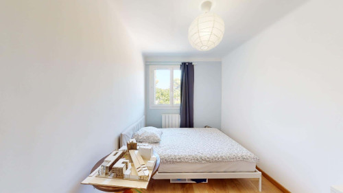 Room in Allée de la Sauvagère, Marseille for 75 m² with 3 bedrooms