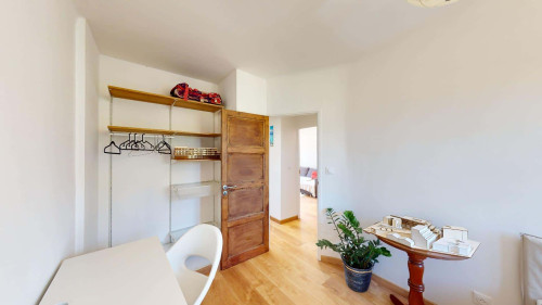 Room in Allée de la Sauvagère, Marseille for 75 m² with 3 bedrooms