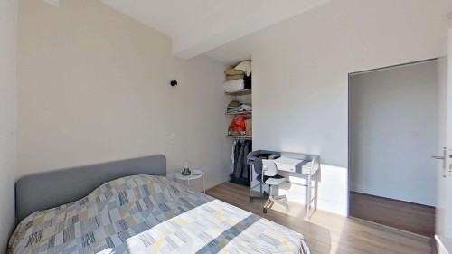 Room in Rue Saunière, Valence for 161 m² with 7 bedrooms - Gallery - 20
