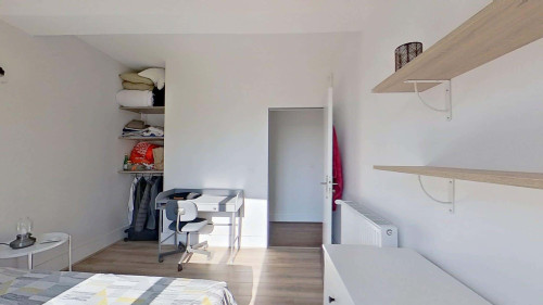 Room in Rue Saunière, Valence for 161 m² with 7 bedrooms - Gallery - 21