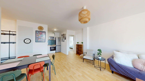 Room in Avenue Edouard Vaillant, Bobigny for 89 m² with 4 bedrooms - Gallery - 5