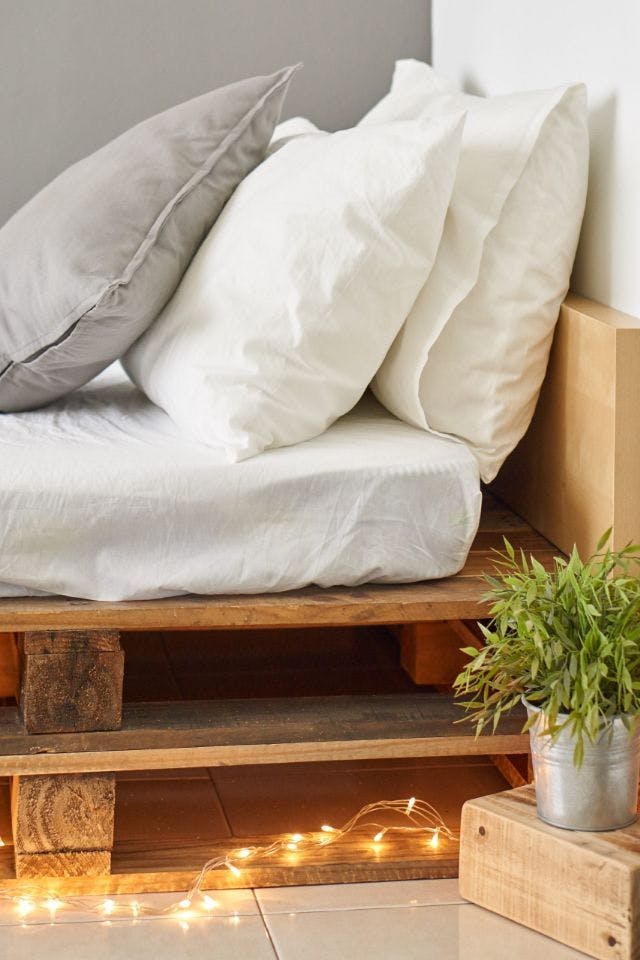  The Minimalist Room  -  Vibrant Boho Styled House w/ Coworking  - Gallery -  12