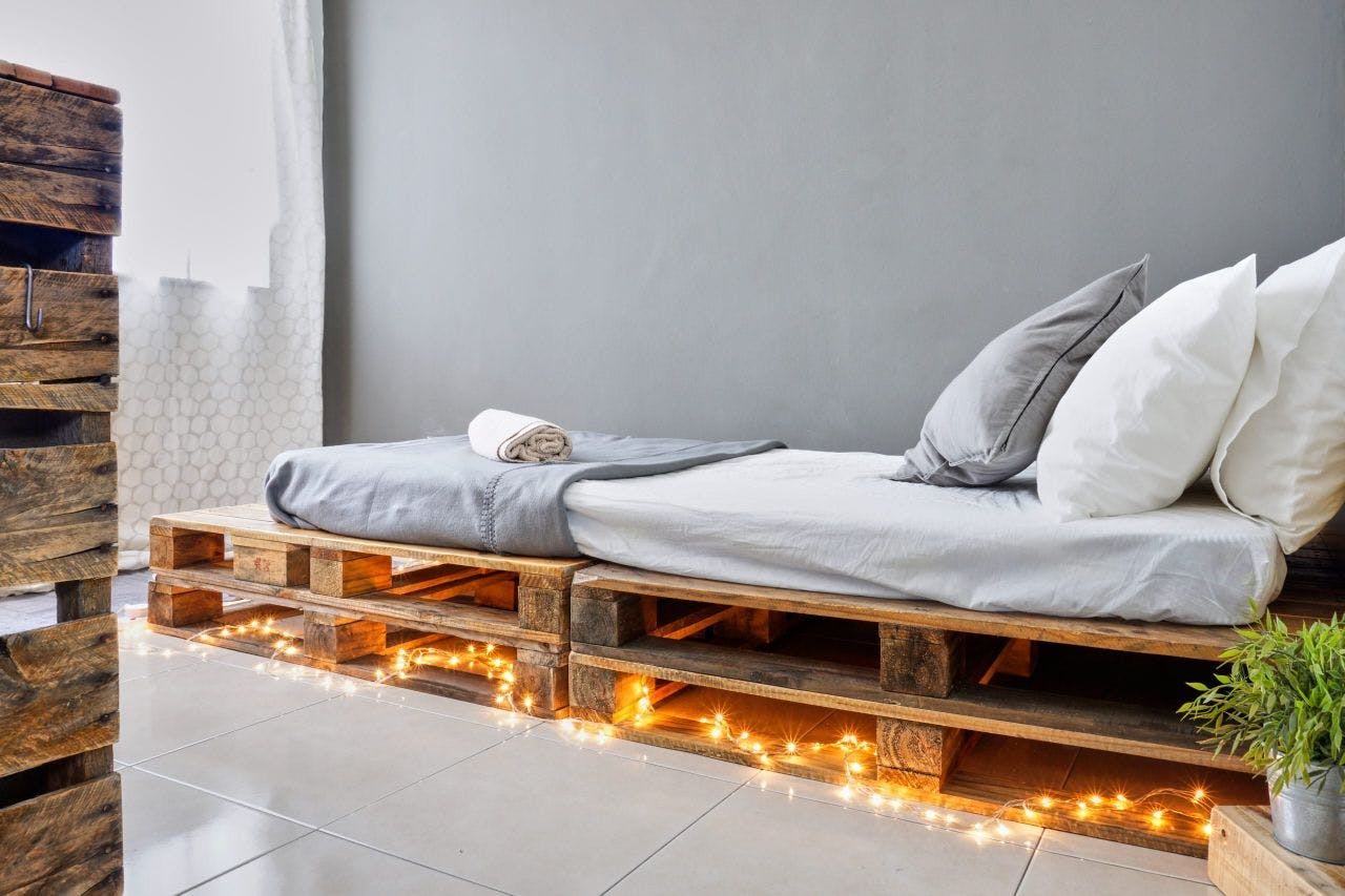  The Minimalist Room  -  Vibrant Boho Styled House w/ Coworking  - Gallery -  10