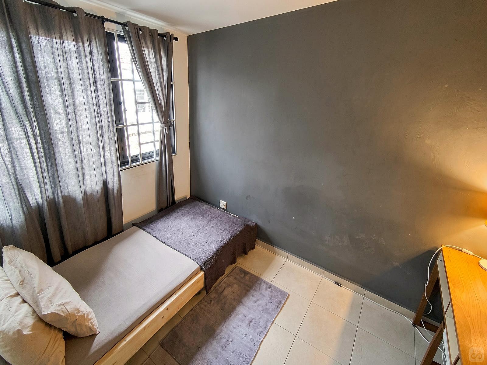  The Minimalist Room  -  Vibrant Boho Styled House w/ Coworking  - Gallery -  42