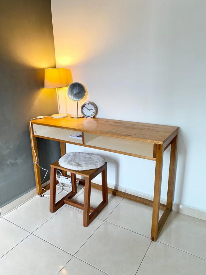  The Minimalist Room  -  Vibrant Boho Styled House w/ Coworking  - Gallery -  17
