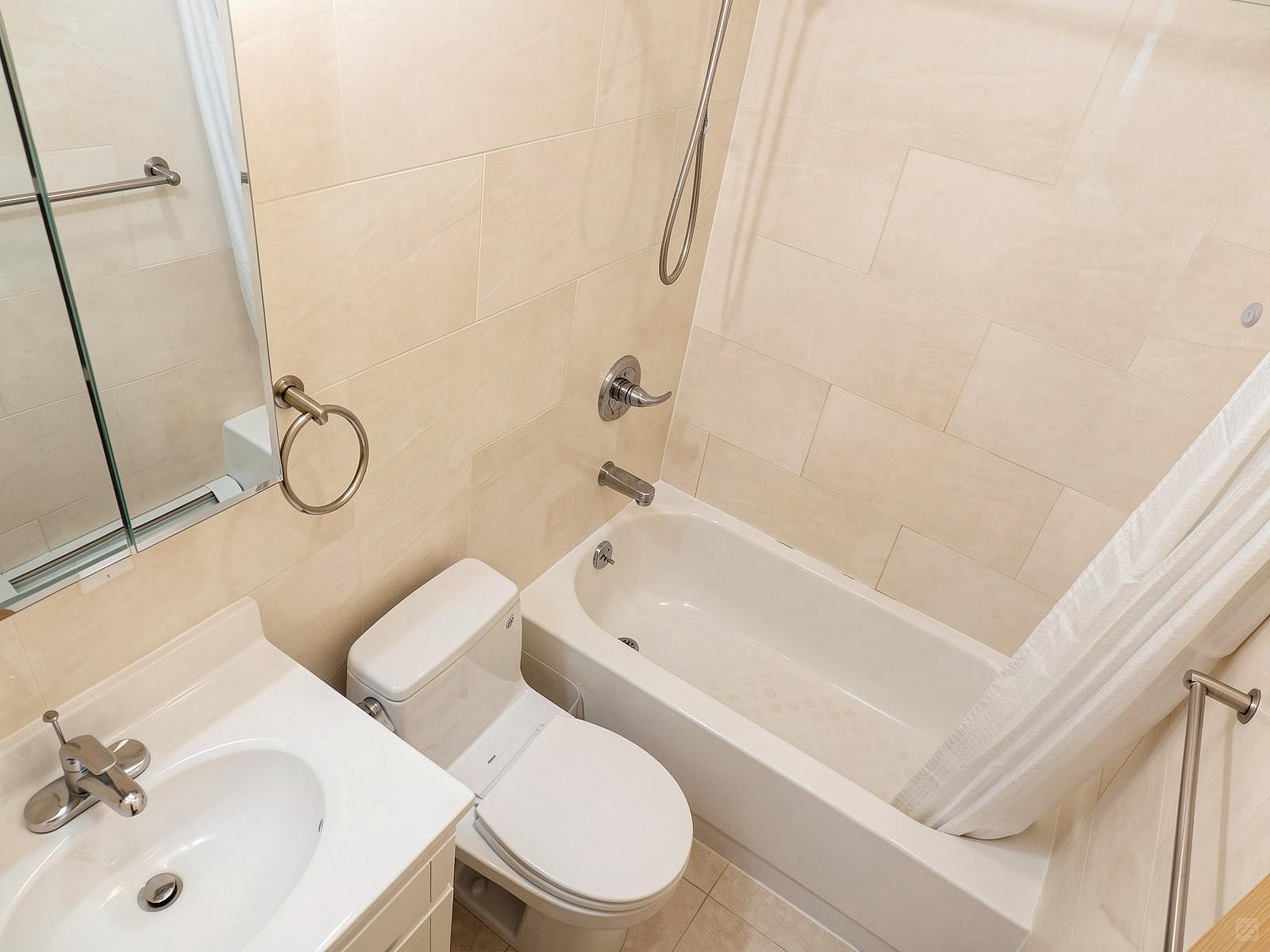 Room A - Double Bed W/ Own Bath - 60