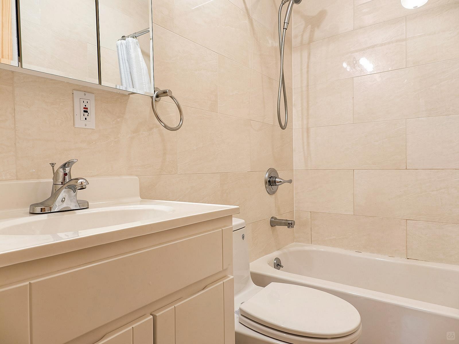 Room A - Double Bed W/ Own Bath - 59