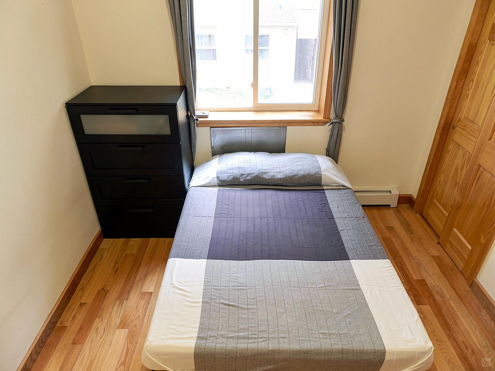 Room A - Double Bed W/ Own Bath - 53