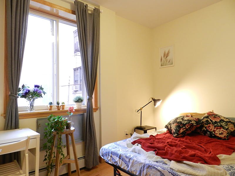 Room B - 8