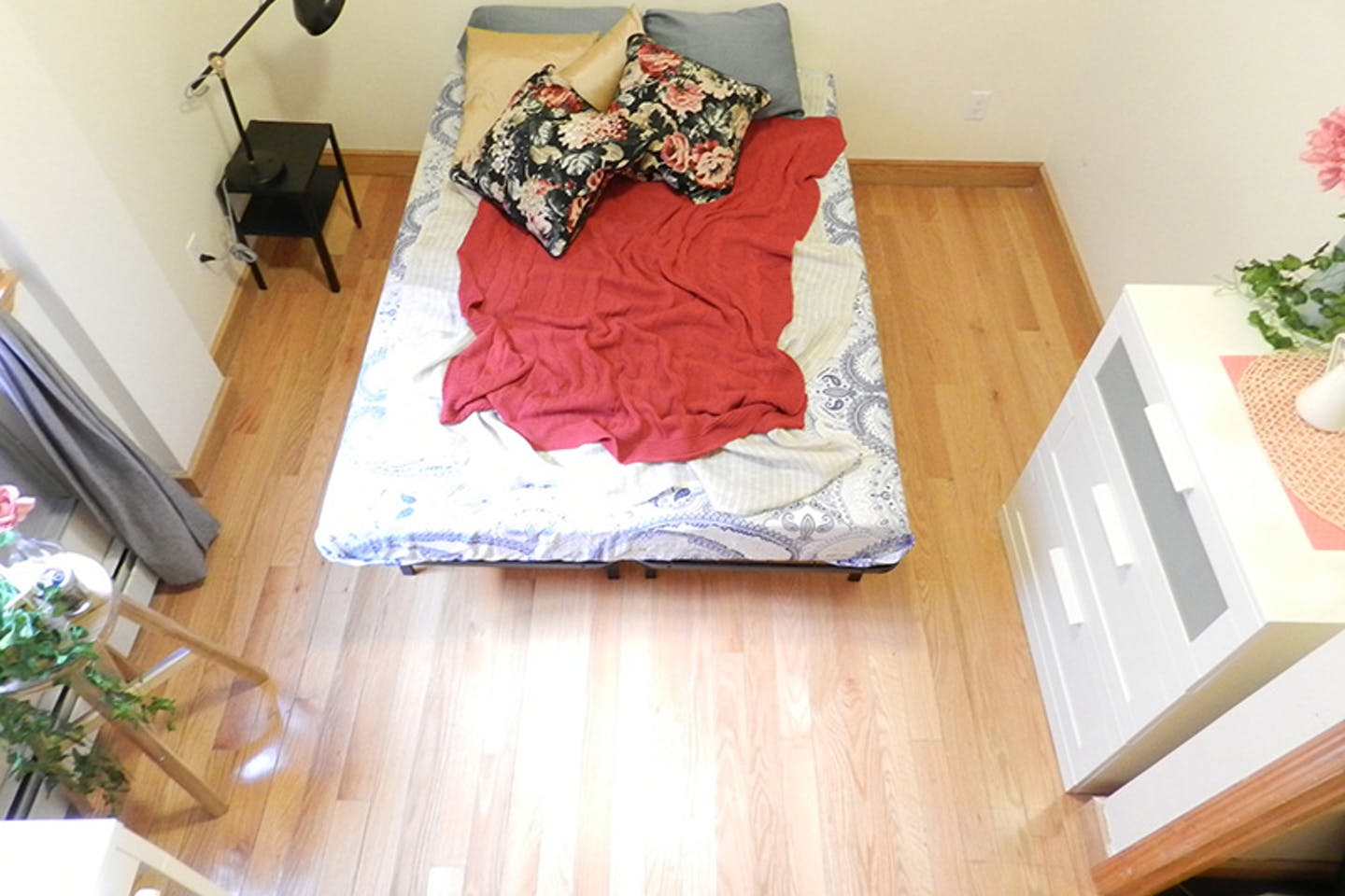 Room B - 7