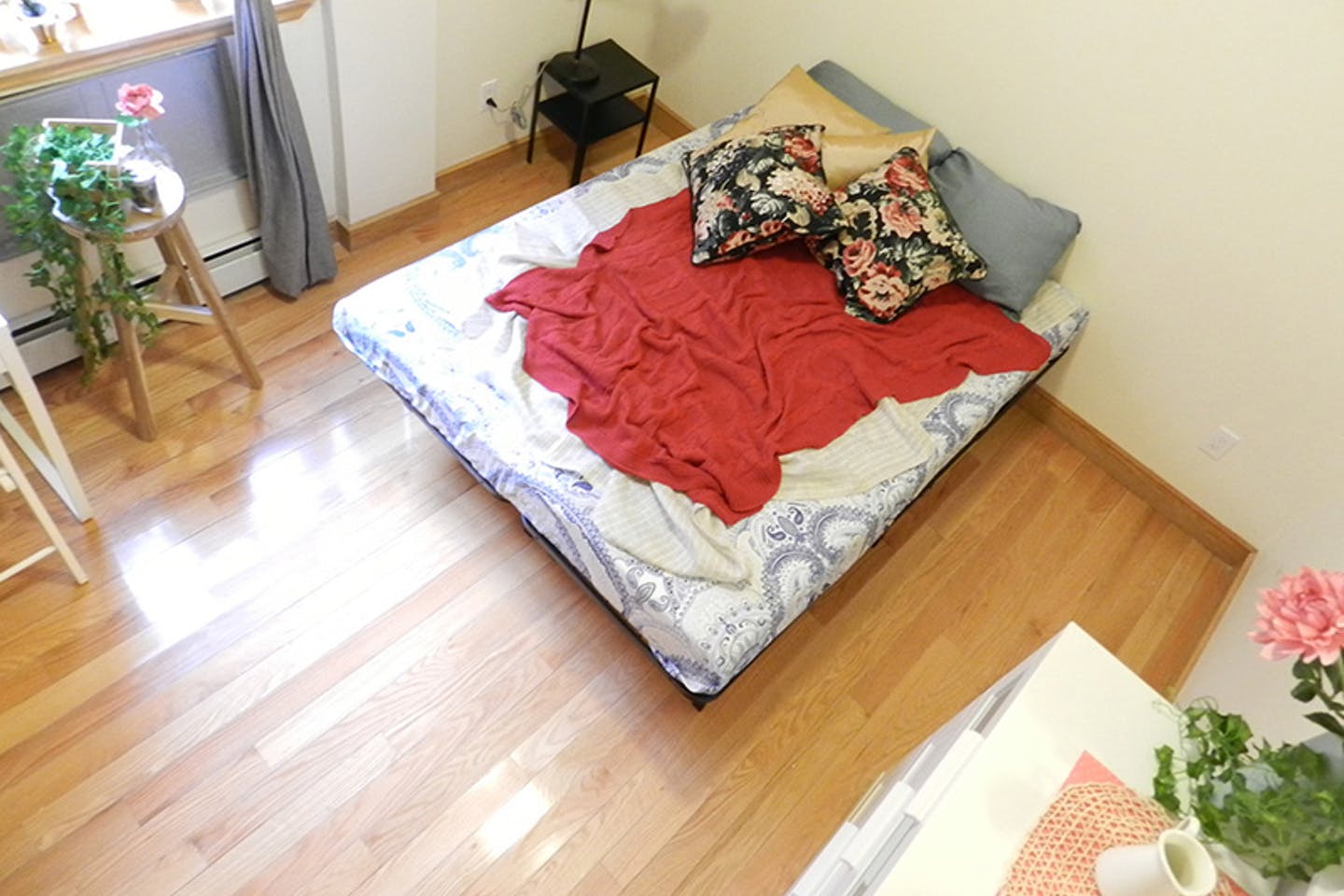 Room B - 6