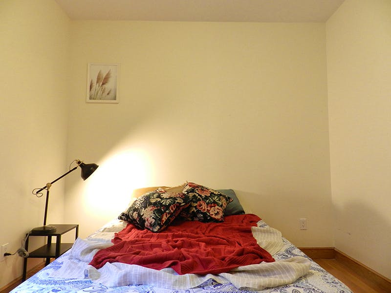 Room B - 16