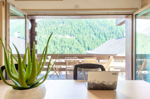 Charming Chalet w/ Stunning Alps View w/ Coworking + Outdoor Areas