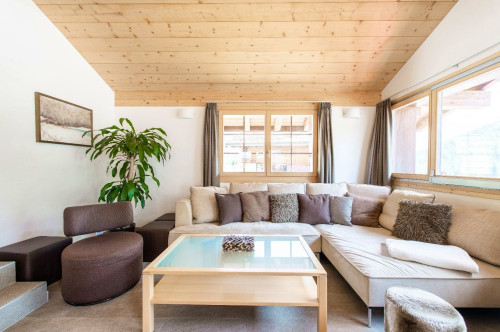 Charming Chalet w/ Stunning Alps View w/ Coworking + Outdoor Areas