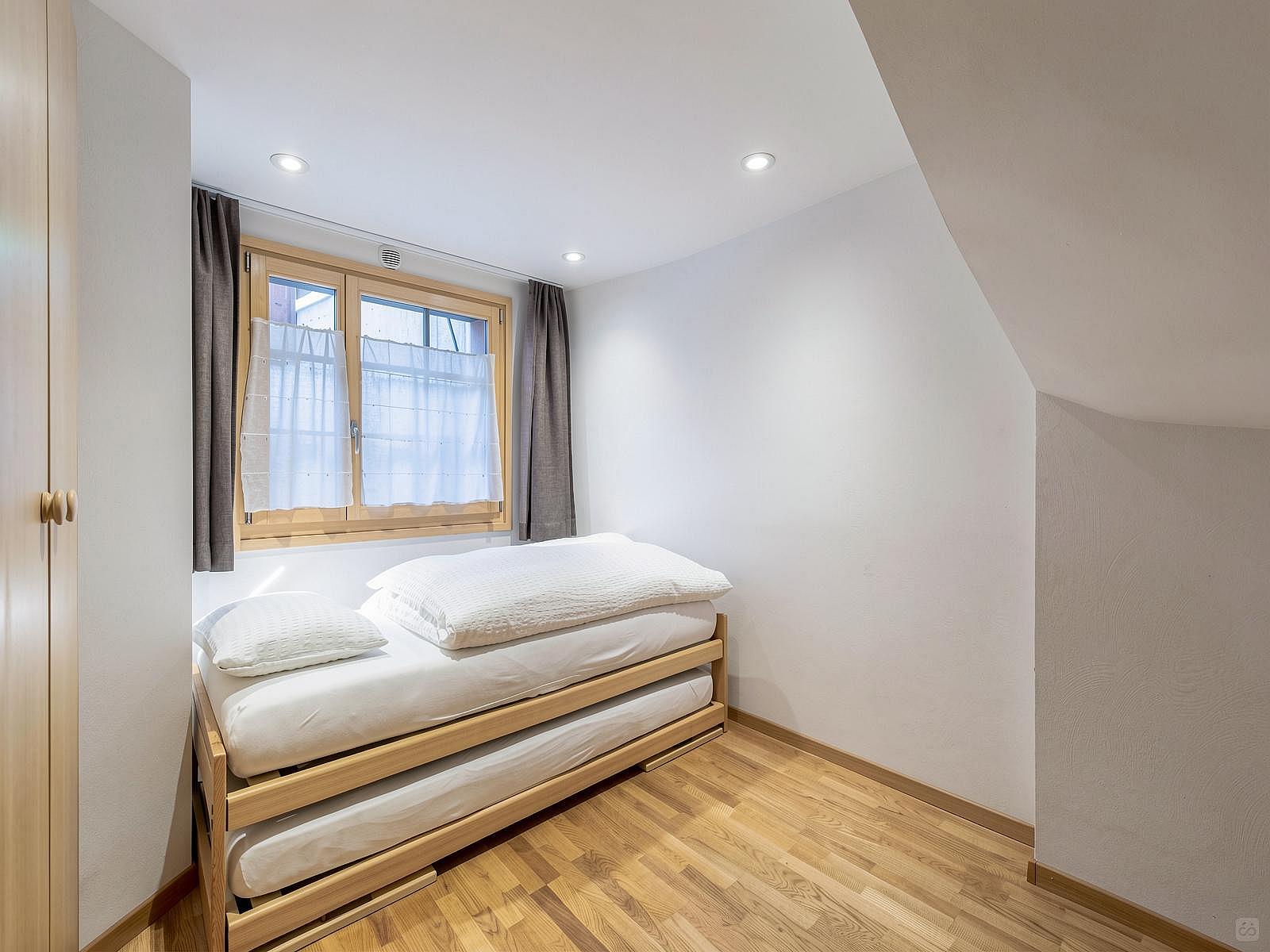 Single Room - Charming Chalet w/ Stunning Alps View w/ Coworking + Outdoor Areas - Gallery - 38