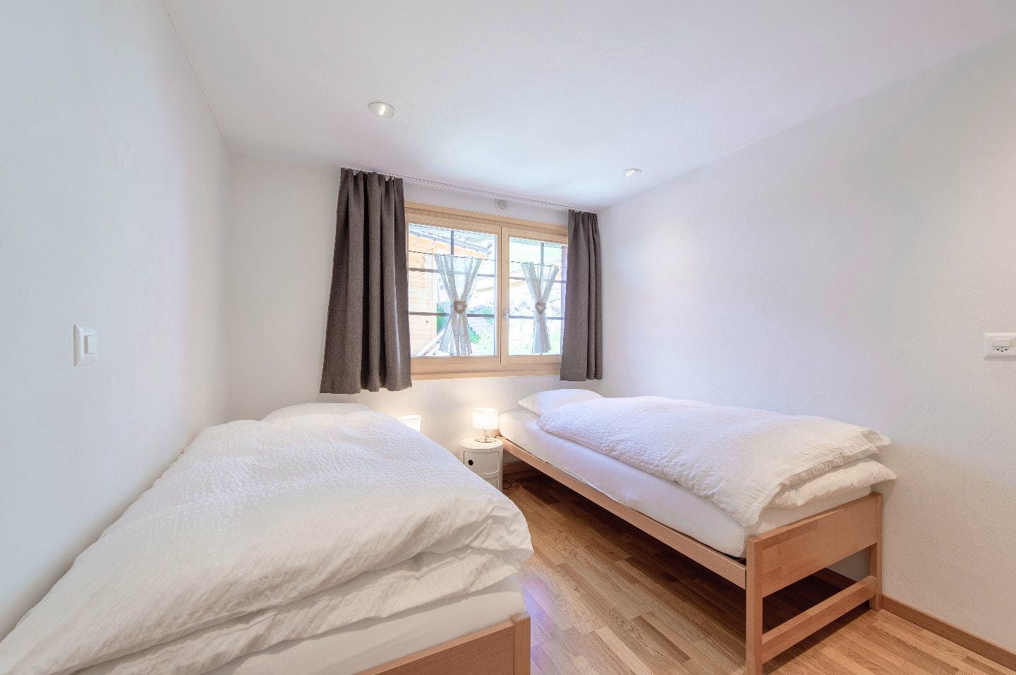 Twin Room - Charming Chalet w/ Stunning Alps View w/ Coworking + Outdoor Areas - Gallery - 16
