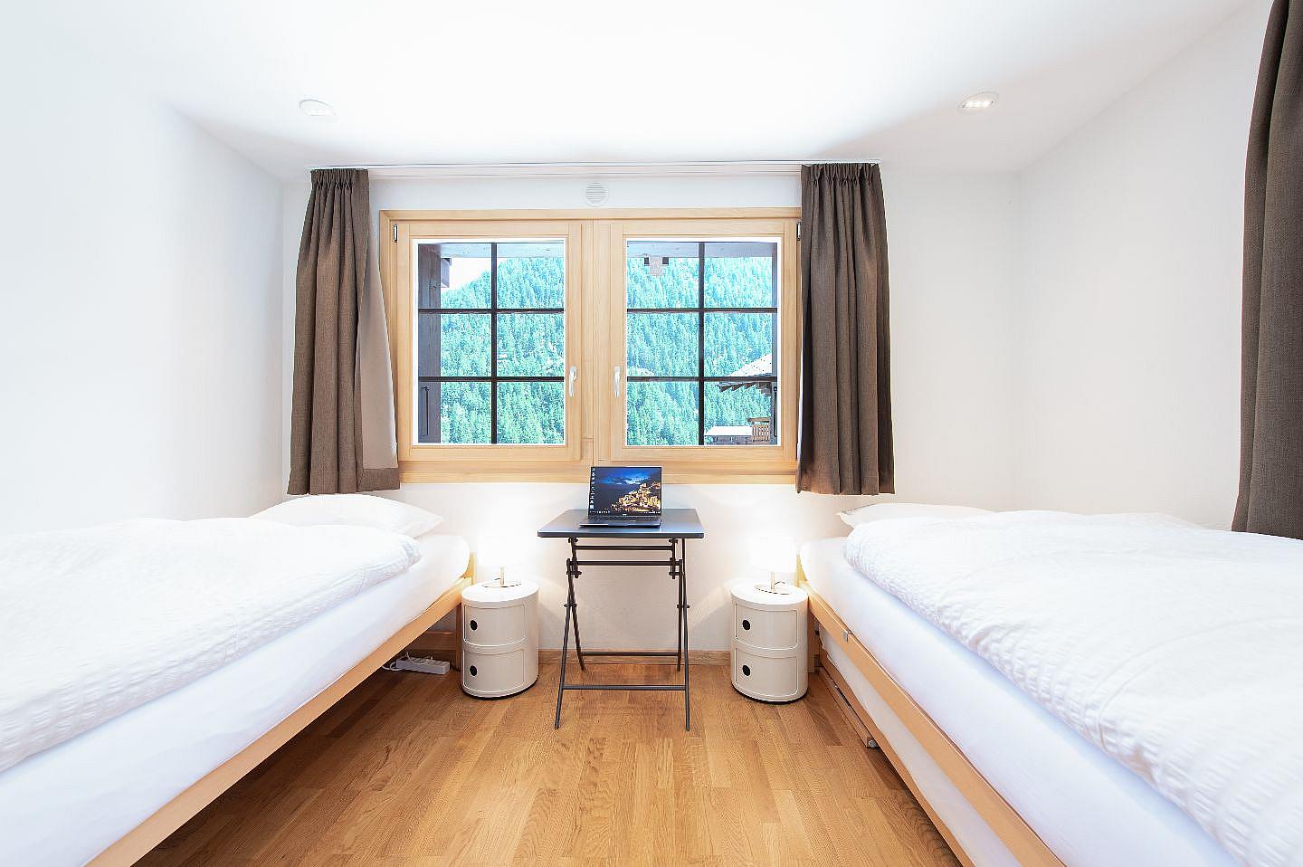 Twin Room - Charming Chalet w/ Stunning Alps View w/ Coworking + Outdoor Areas - Gallery - 25