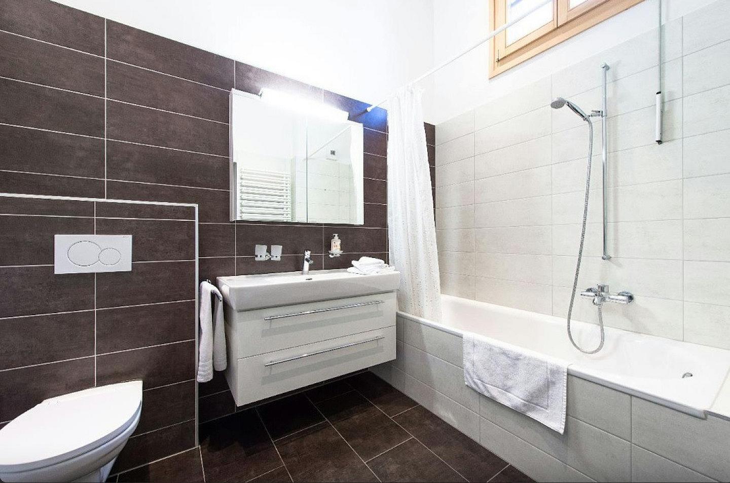 Twin Room - Charming Chalet w/ Stunning Alps View w/ Coworking + Outdoor Areas - Gallery - 29