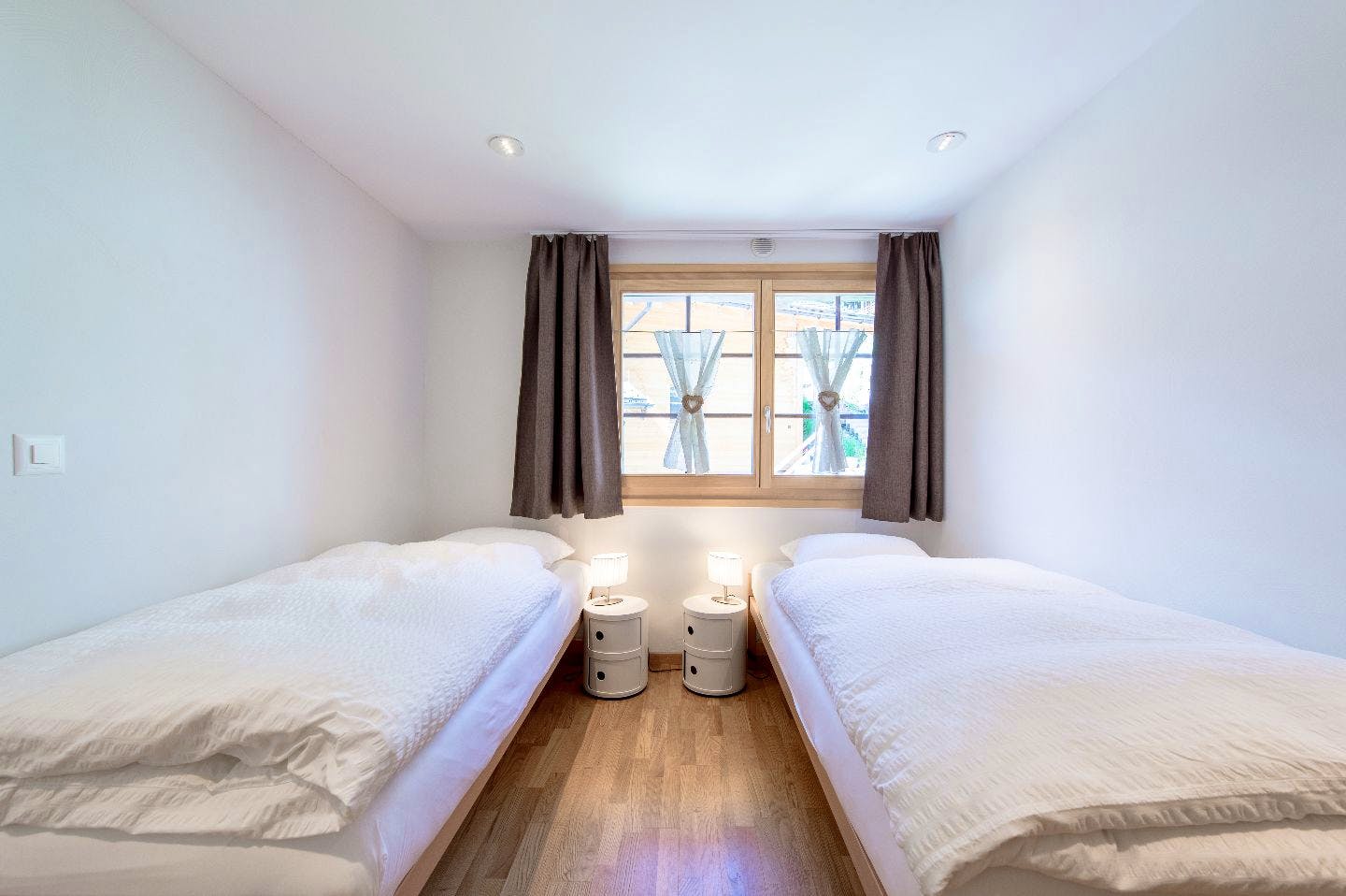 Twin Room - Charming Chalet w/ Stunning Alps View w/ Coworking + Outdoor Areas - Gallery - 15