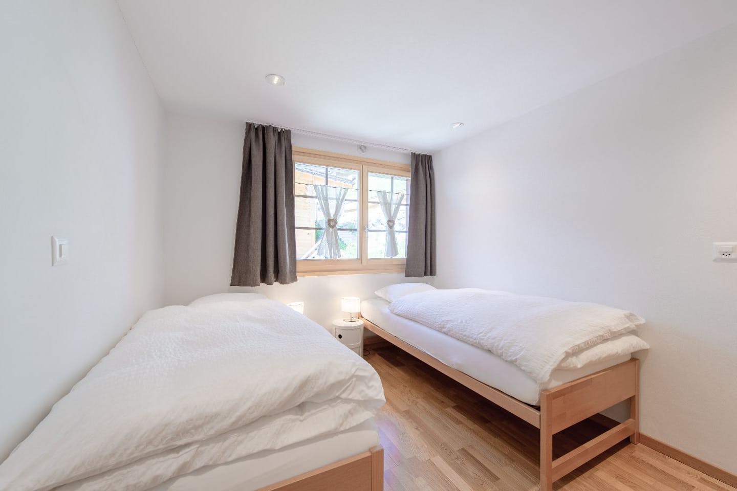 Twin Room - Charming Chalet w/ Stunning Alps View w/ Coworking + Outdoor Areas - Gallery - 5