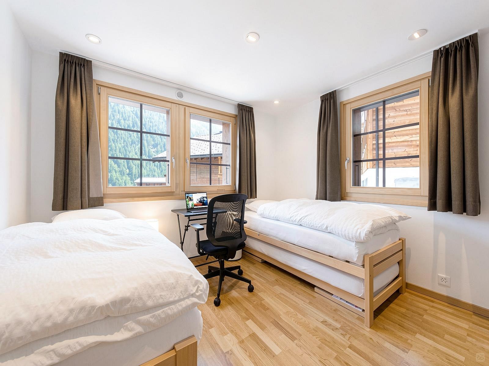 Twin Room - Charming Chalet w/ Stunning Alps View w/ Coworking + Outdoor Areas - Gallery - 30