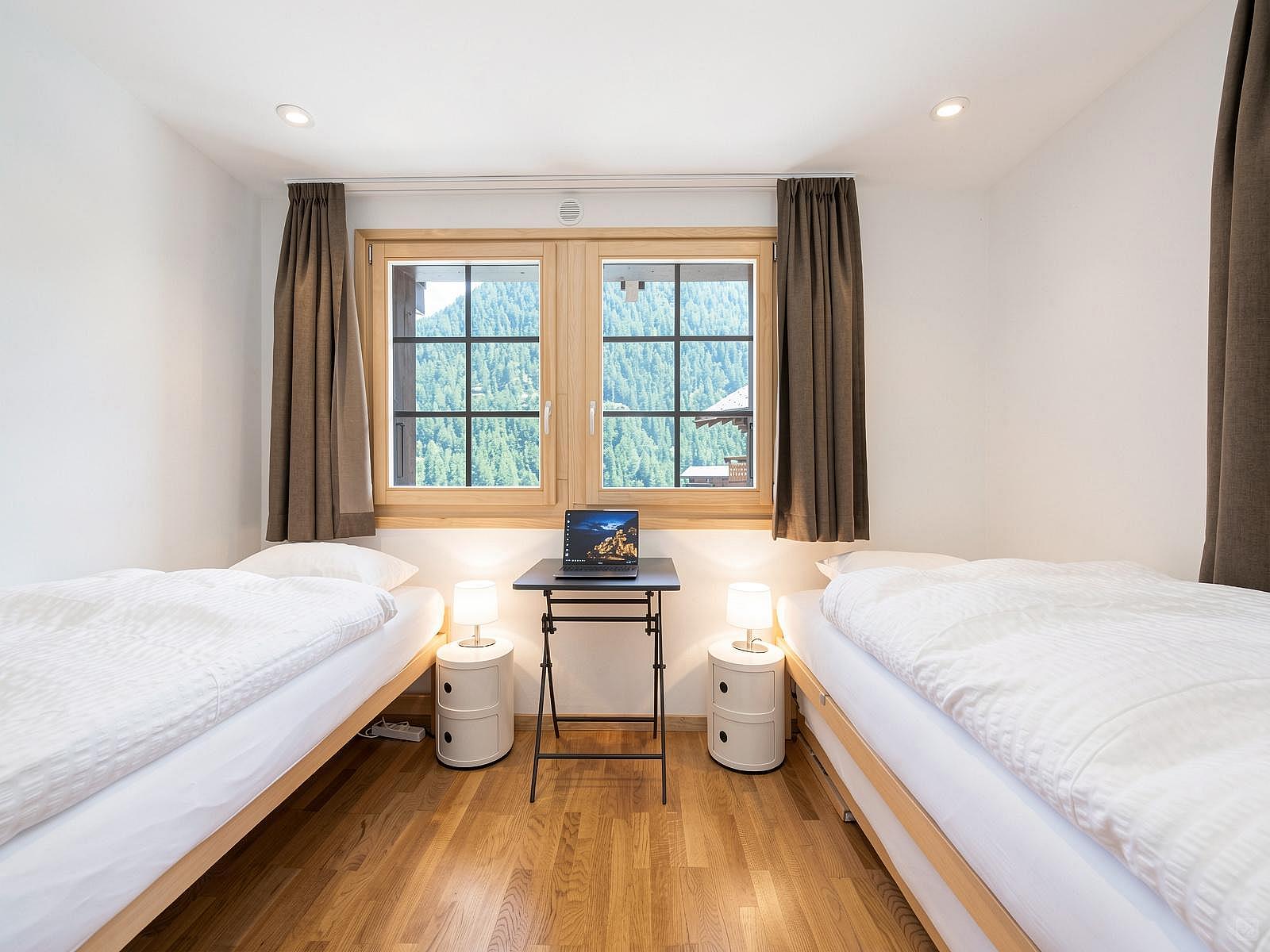 Twin Room - Charming Chalet w/ Stunning Alps View w/ Coworking + Outdoor Areas - Gallery - 31