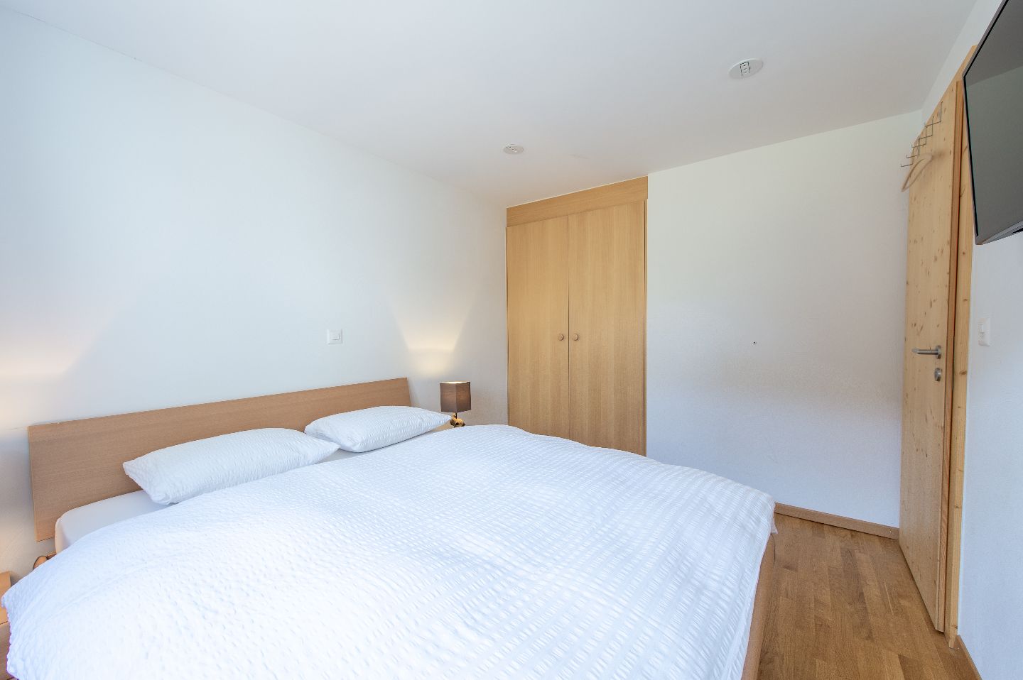 Double Room - Charming Chalet w/ Stunning Alps View w/ Coworking + Outdoor Areas - Gallery - 30