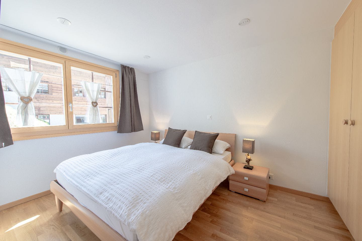 Double Room - Charming Chalet w/ Stunning Alps View w/ Coworking + Outdoor Areas - Gallery - 14