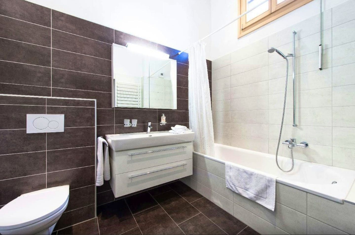 Double Room - Charming Chalet w/ Stunning Alps View w/ Coworking + Outdoor Areas - Gallery - 26