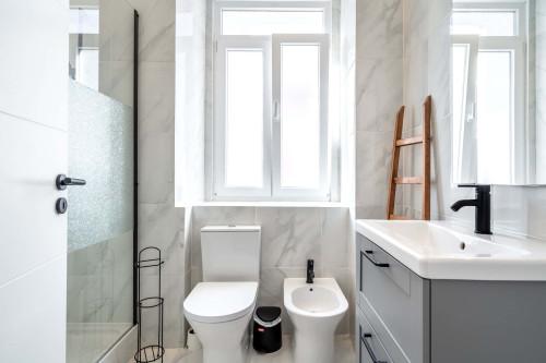 Apartment in Rua Doutor Álvaro de Castro, Lisboa for 52 m² with 1 bedroom - Gallery - 9
