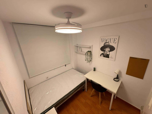 Room in Calle Platero Pedrajas, Córdoba with 3 bedrooms - Gallery - 4