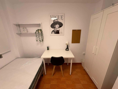 Room in Calle Platero Pedrajas, Córdoba with 3 bedrooms - Gallery - 7