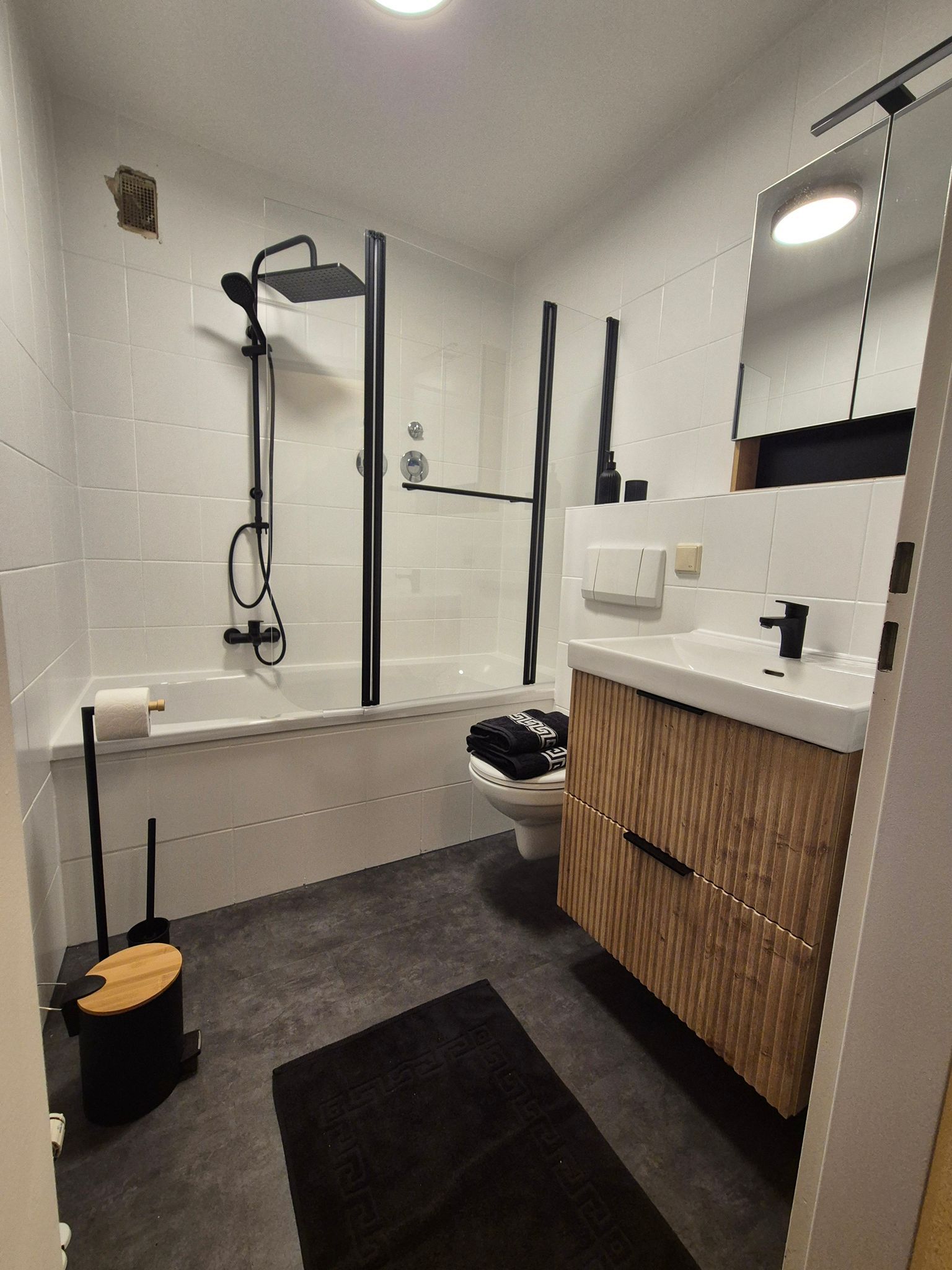 Beautiful & Stylishly Furnished Business Apartment Near The Elbe - 3
