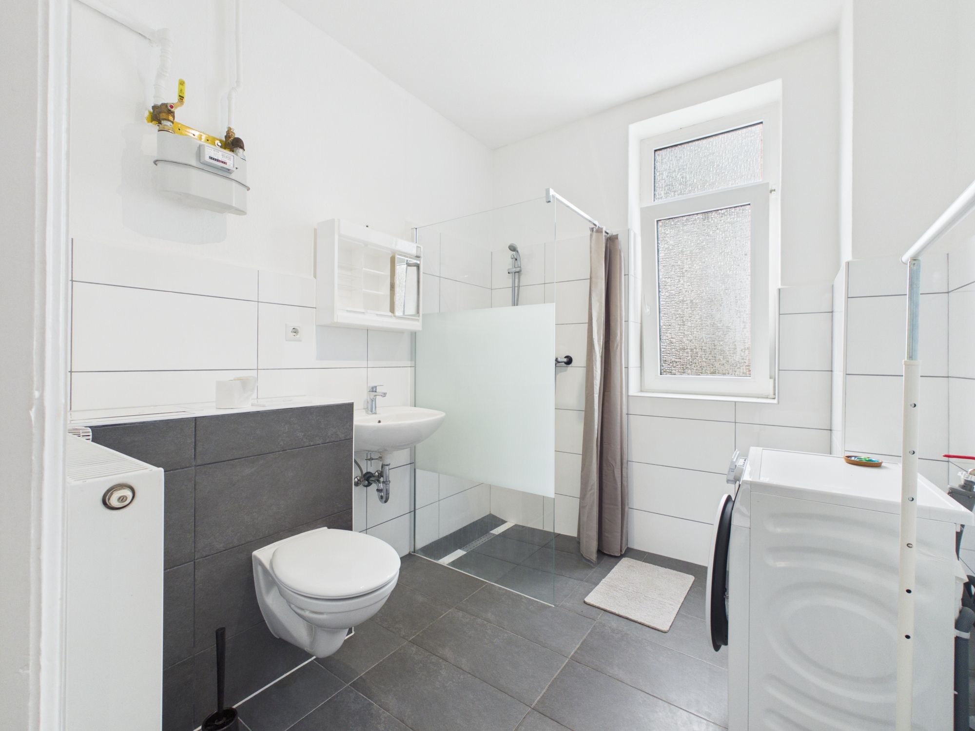 Business Apartment With Balcony And Open Living Concept In Bremerhaven - 3